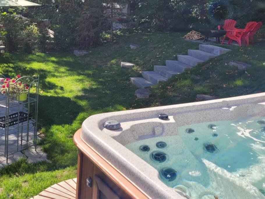 Om Chalet 1 Avec Spa Face Au Fleuve Saint-Jean Zewnętrze zdjęcie