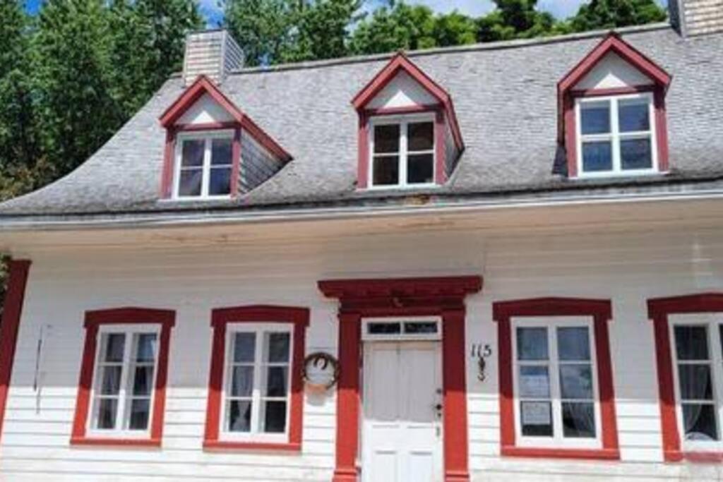 Om Chalet 1 Avec Spa Face Au Fleuve Saint-Jean Zewnętrze zdjęcie